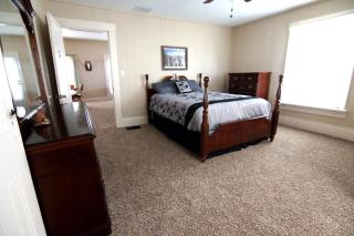 Beautifully-Furnished Cottage Rental for Family Vacation near Topeka, Kansas - 8