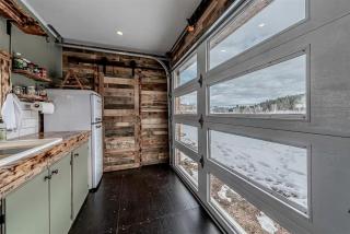 Serene Recycled Container in Big Sky Montana, Perfect for a Glamping Weekend in the Wilderness - 6
