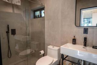 Gorgeous Tiny House for a Romantic Escape by Lake Tawakoni near Quinlan, Texas - 9