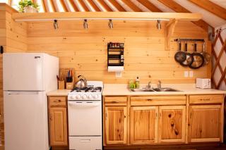 Bluebird yurt - 9