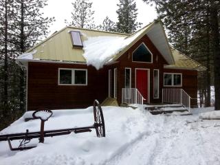 Gorgeous Cabin Rental on 10 Acres in Coeur D'Alene Mountains, Idaho - 2