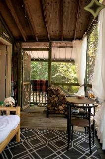 Rustic Cabin in the Heart of the White Mountains for a Unique Getaway in New Hampshire - 8
