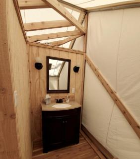 Spacious Safari Tent Rental Ideal for Glamping near NYC - 7
