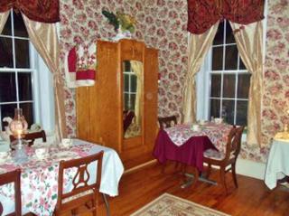 Rustic Vacation Rental with Breakfast Included near Clarksville, Tennessee - 1