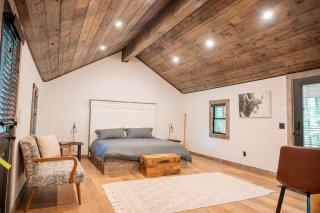 Peaceful Cozy Cabin Retreat Surrounded by Nature for a Wonderful Couples Getaway near Madison, Ohio - 2