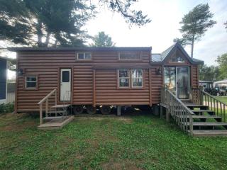 Cozy Log Cabin with Loft Bed & Central Air Conditioning - 0
