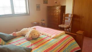 Charming Queen Room for a Romantic Getaway near Cody Park in Nebraska - 4