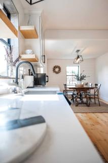 Modern Farmhouse Cottage with Stunning Lake Views Nestled in Ohio's Wine Country near Madison, Ohio - 8