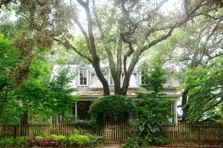 Rustic Luxury Farm House on Working Ranch and B&B near Houston, Texas - 0