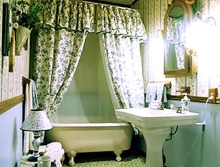 Spacious Pet-Friendly Accommodation for Two Guests near Lincoln, Nebraska - 2