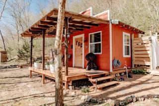 Cozy Riverfront Cabin with Outdoor Cedar Shower near Route 66 in St. Robert, Missouri - 0