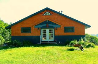 Bright and Airy Tented Cabin Rental on a Working Farm near Manchester, Vermont - 4