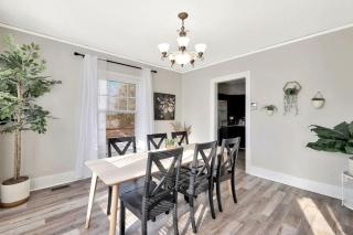 Gorgeous Extended Stay Boho Bliss 3 Bed 1 and a half bath - 6