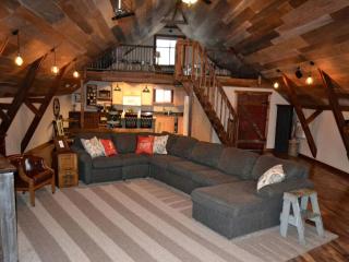 Gorgeous Nature Getaway in a Renovated Barn with Trail Access and Outside Space in Donnelly, Minnesota - 9