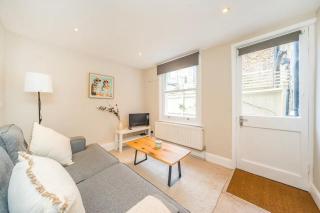Garden Flat Walking distance to Tube & Train- long stays welcome - 0