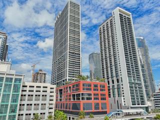 NEW Luxury Bay View Downtown 1 Bedroom - 8