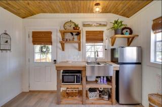 Intimate Cabin Ideal for a Couples Retreat in Texas - 9