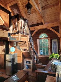 Unique Treehouse Accommodation for a Secluded Granite Lake Getaway - 4