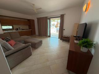 Corallo Beach Front Apartments - By Bobbywashere - 7
