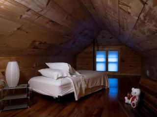 Lakefront Cottage Rental on Lily Lake in the Pocono Mountains of Pennsylvania - 4