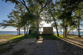 Luxurious Tiny House with Stunning Lake Tawakoni Views for an Unforgettable Escape near Quinlan, Texas - 2