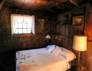 Rustic Lakefront Cabin Rental with Dock on Bauneg Beg Lake near Portland, Maine - 8
