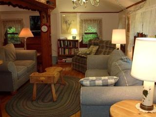 Large Vacation Rental on Arcadia Lake in Belchertown, Massachusetts - 4