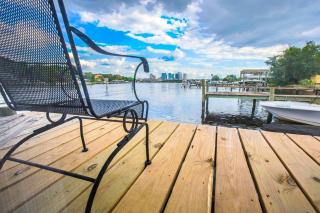 Rustic Vacation Rental with a Fabulous Deck on the Hillsborough River in Tampa, Florida - 6