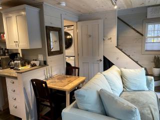 Adorable Cottage makes for a Beautiful Vermont Retreat - 0