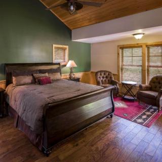 Exceptional Cabin Getaway on a Resort and Equestrian Site in Rutland County, Vermont - 7