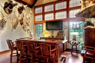 Lavish Vacation Rental with an Outdoor Kitchen in Harshaw, Wisconsin - 8