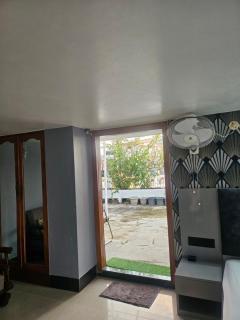 Penthouse with Terrace Garden - 4
