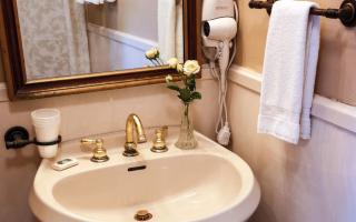 Romantic Cottage for Two by the Mississippi River in Vacherie, Louisiana - 4