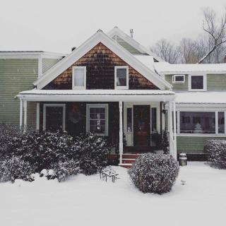 Stylish Accommodation Perfect for a Romantic Getaway in Bennington County, Vermont - 0
