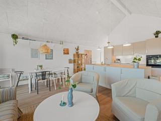 Apartment Ila - 350m from the sea by Interhome - 5