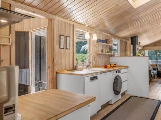 Holiday Home Thrineke - 600m from the sea by Interhome - 6