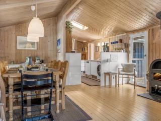Holiday Home Thrineke - 600m from the sea by Interhome - 3