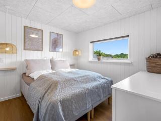 Holiday Home Tayara - 900m from the sea by Interhome - 2