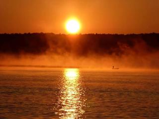 Picturesque Cottage Rental Situated on Great Pond in Maine - 7