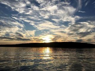 Picturesque Cottage Rental Situated on Great Pond in Maine - 4