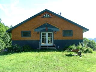 Cozy Cabin Getaway on Acres of Farmland near Green Mountain National Forest, Vermont - 1