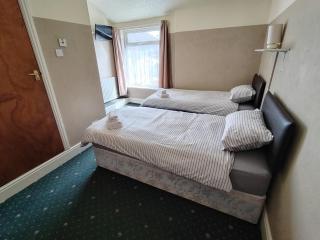 Kenilworth Hotel - 4