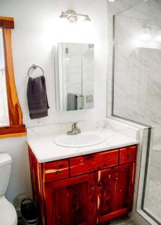 Handcrafted Cabin Rental Ideal for Weekend Trips from Austin - 1