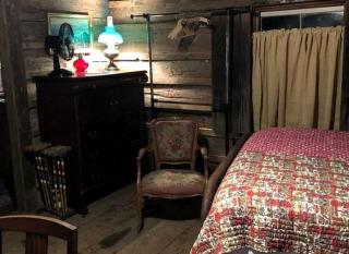 Romantic Log Cabin Getaway on a Farm near Texarkana, Arkansas - 1