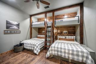 Incredible Spacious Vacation Rental for an Unforgettable Family Escape in Broken Bow, Oklahoma - 9