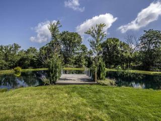 Luxury Cottage Rental with a Hot Tub and a Pond near Columbus, Ohio - 3