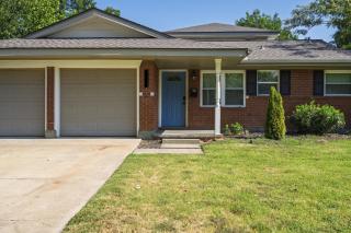 Avondale House Pet-Friendly near OU Campus Sleeps 10 - 8