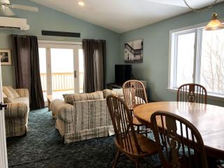 Secluded Family-Friendly Cabin with a Pool Table in Wilmington, Vermont - 2
