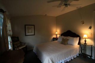 Beautiful Vacation Accommodation with Stunning Views near Lake Madeline, Vermont - 2