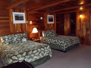 Rustic Room for a Secluded Winter Getaway by Mount Hood, Oregon - 9